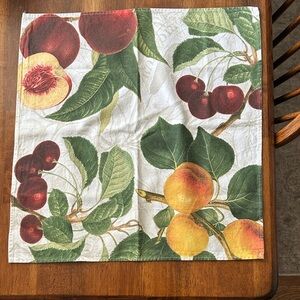 Williams-Sonoma Melamine Fruit Pattern set of 6 Napkins/Kitchen towels